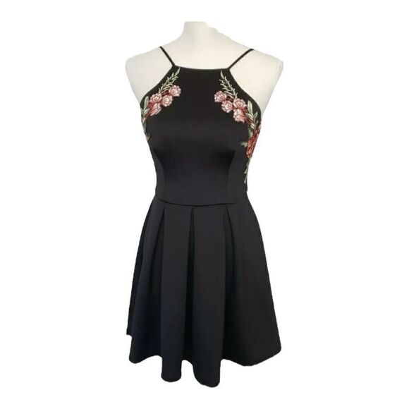 B. Darlin Black Embroidered Mini Party Fit & Flare Dress Size 3/4 Sleeveless - Picture 1 of 9
